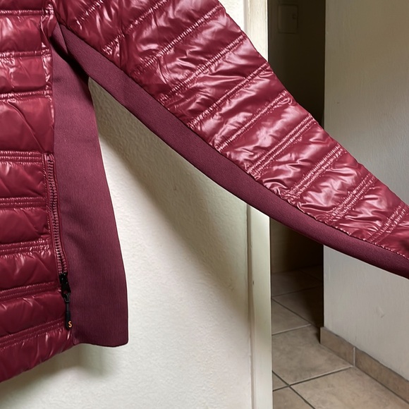 Burgundy Lightweight Puffer Jacket - Women’s Size M - Picture 2 of 5